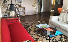 Cosy Appartment. Puessi Town